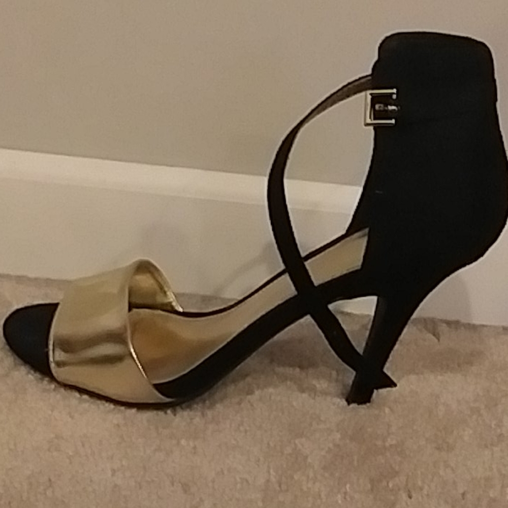 Heel - Picture 2 of 3